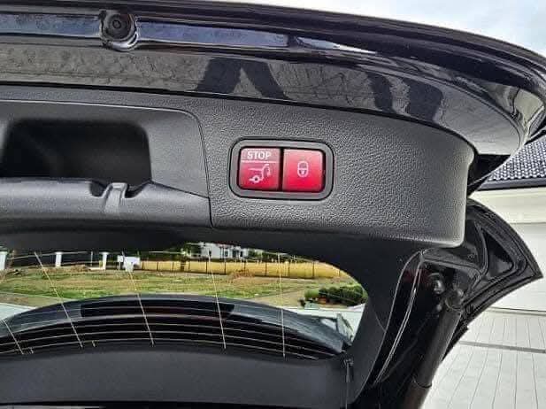 Mercedes-Benz GLA 200 D AMG Line | panoramique | full black | lumière ambiante