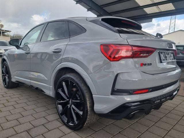 AUDI RSQ8 quattro tiptronic