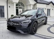 Mercedes-Benz GLA 200 D AMG Line | panoramique | full black | lumière ambiante
