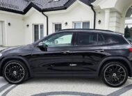 Mercedes-Benz GLA 200 D AMG Line | panoramique | full black | lumière ambiante