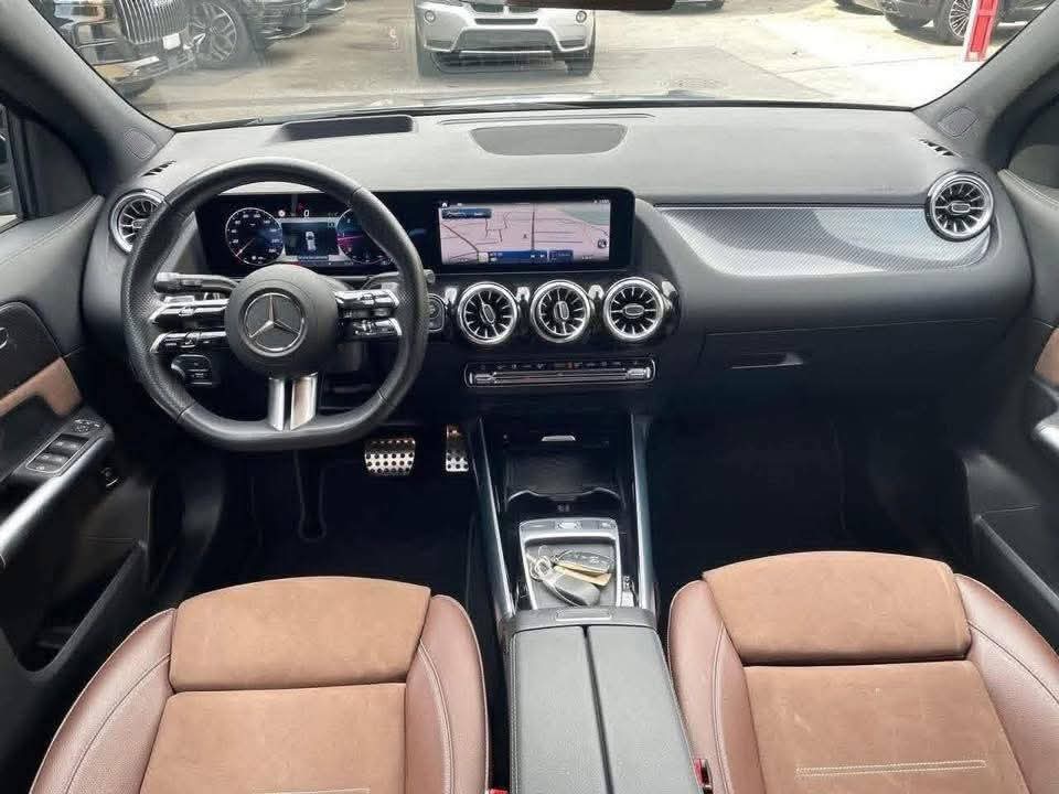 MERCEDES-BENZ GLA 200d 4Matic AMG Line 8G-DCT