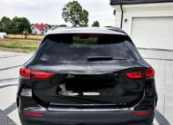 Mercedes-Benz GLA 200 D AMG Line | panoramique | full black | lumière ambiante