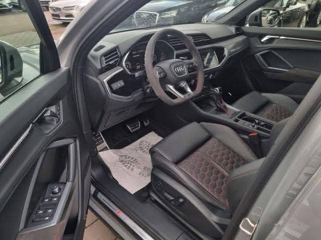 AUDI RSQ8 quattro tiptronic