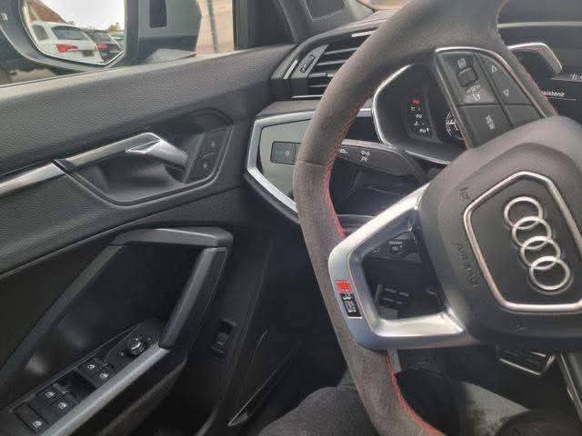 AUDI RSQ8 quattro tiptronic