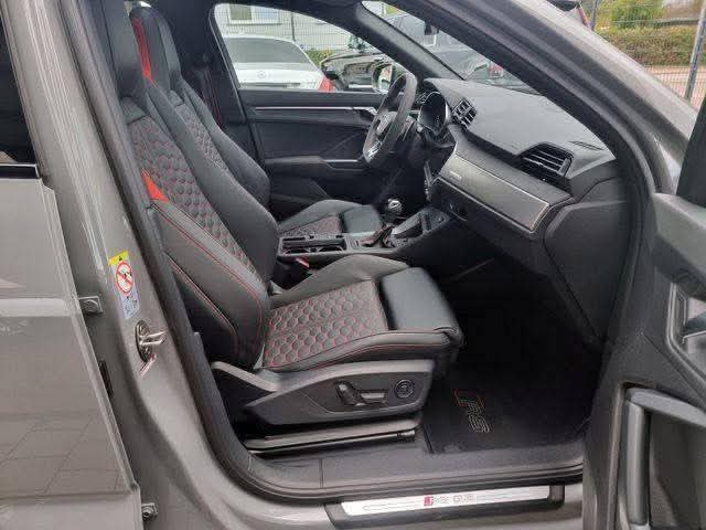 AUDI RSQ8 quattro tiptronic