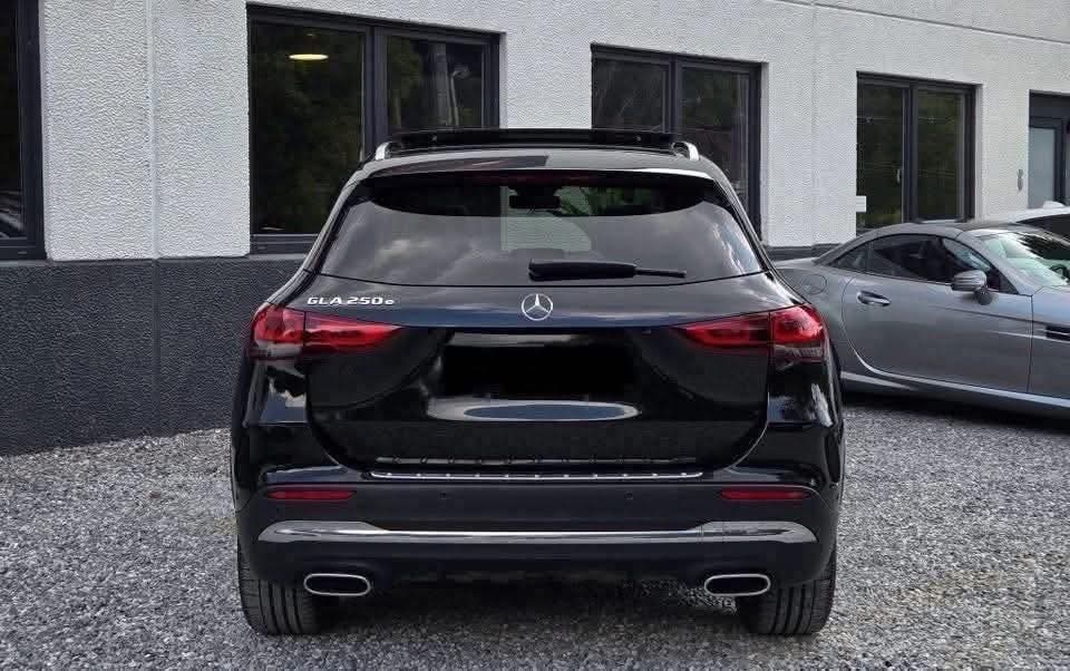 MERCEDES-BENZ GLA 250e e-HYBRIDE